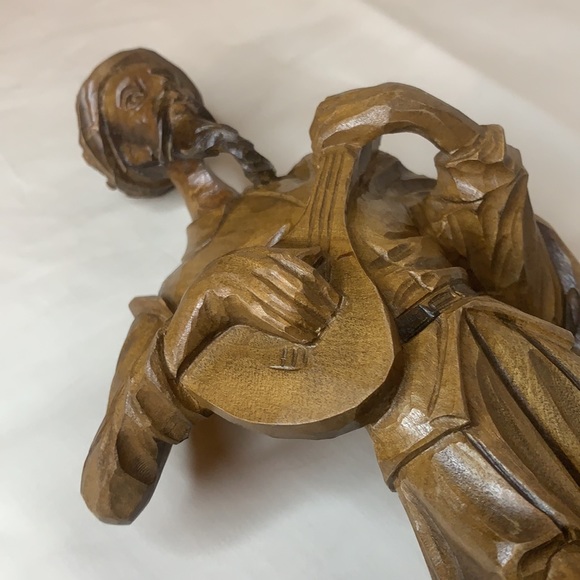Large vintage hand carved wooden figure with instrument - Picture 12 of 16